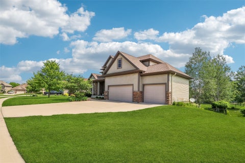 Homes For Sale - 7025 Northwood Drive<br/> Polk County, Johnston, IA 50131