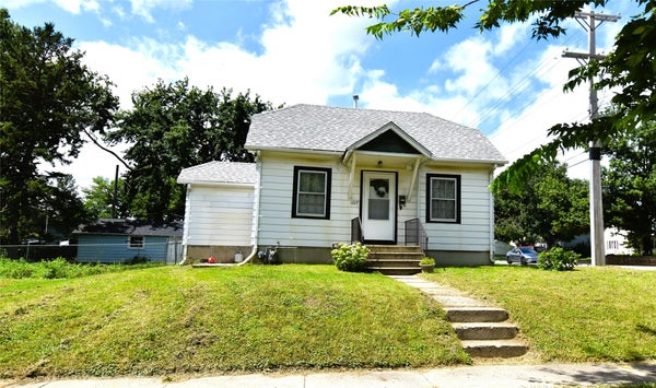 1227 CARROLL AVE, AMES, IA 50010 - Image 2e2a2f0cb302b106c33ed5c6fdb769ce/3451714719