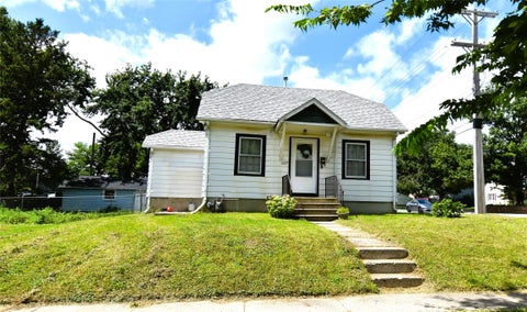 Homes For Sale - 1227 Carroll Avenue<br/> Story County, Ames, IA 50010