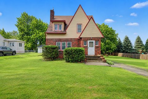 Homes For Sale - 285 NW Aurora Avenue<br/> Polk County, Des Moines, IA 50313