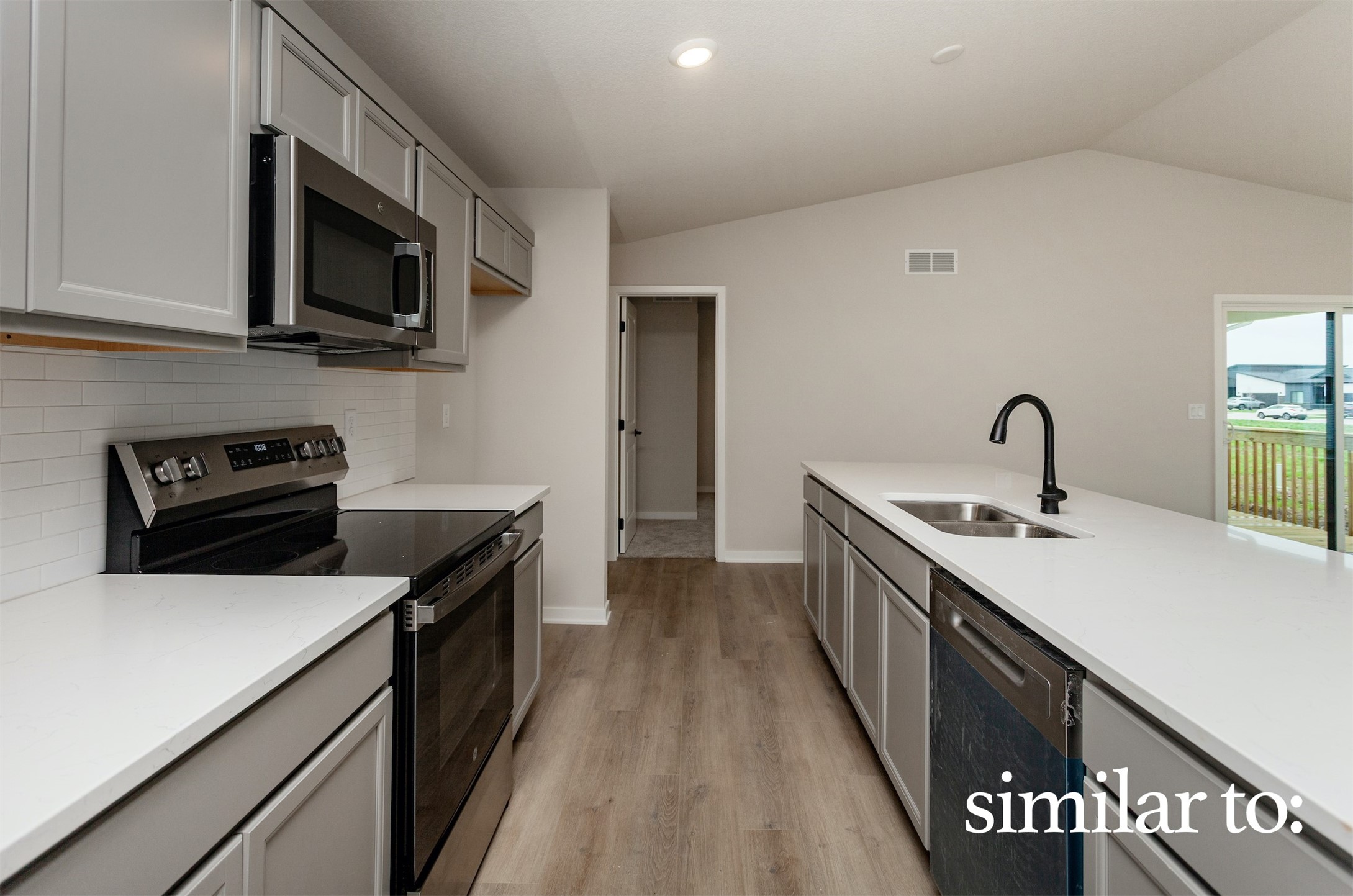 625 NW Compass Avenue, Waukee, Iowa image 16