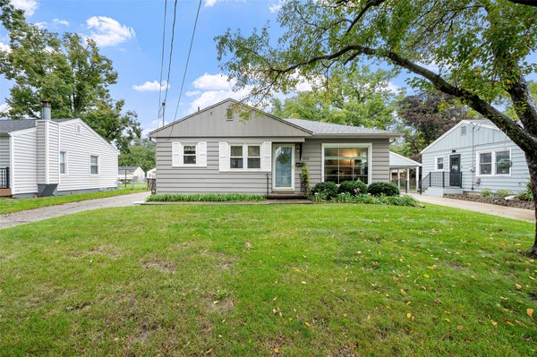 4042 40TH ST, DES MOINES, IA 50310 - Image 2e4e91ba9bb135badd6cfbc409a0ec31/3511458160