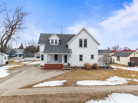 Homes For Sale - 705 2nd Street<br/> Sully, IA 50251