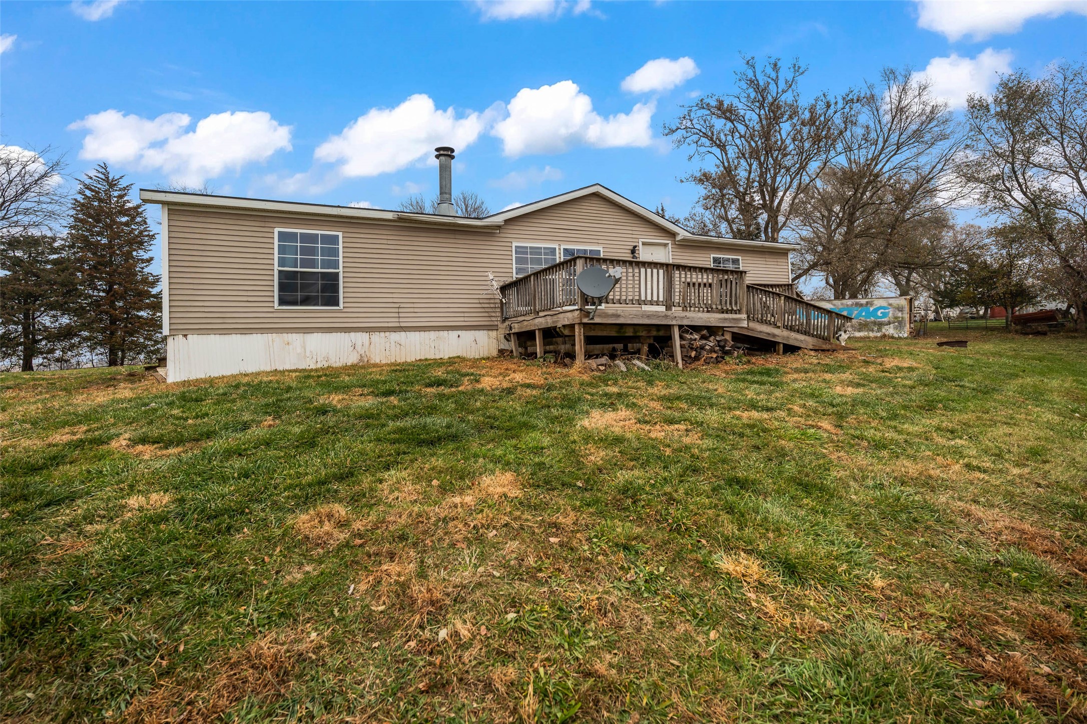 5211 S 70th Avenue E