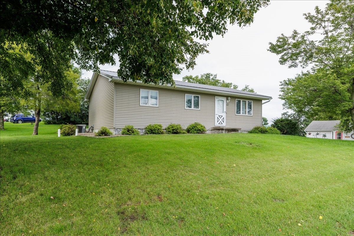507 2nd Street - Photo 3