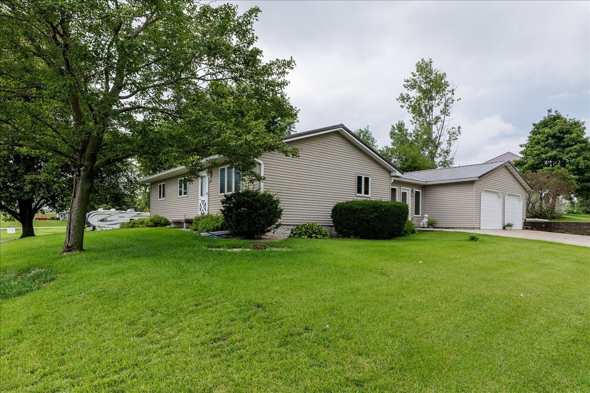 507 2nd Street - Photo 2