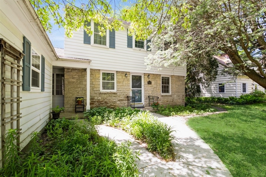 2016 Friley Road, Ames, Iowa image 2