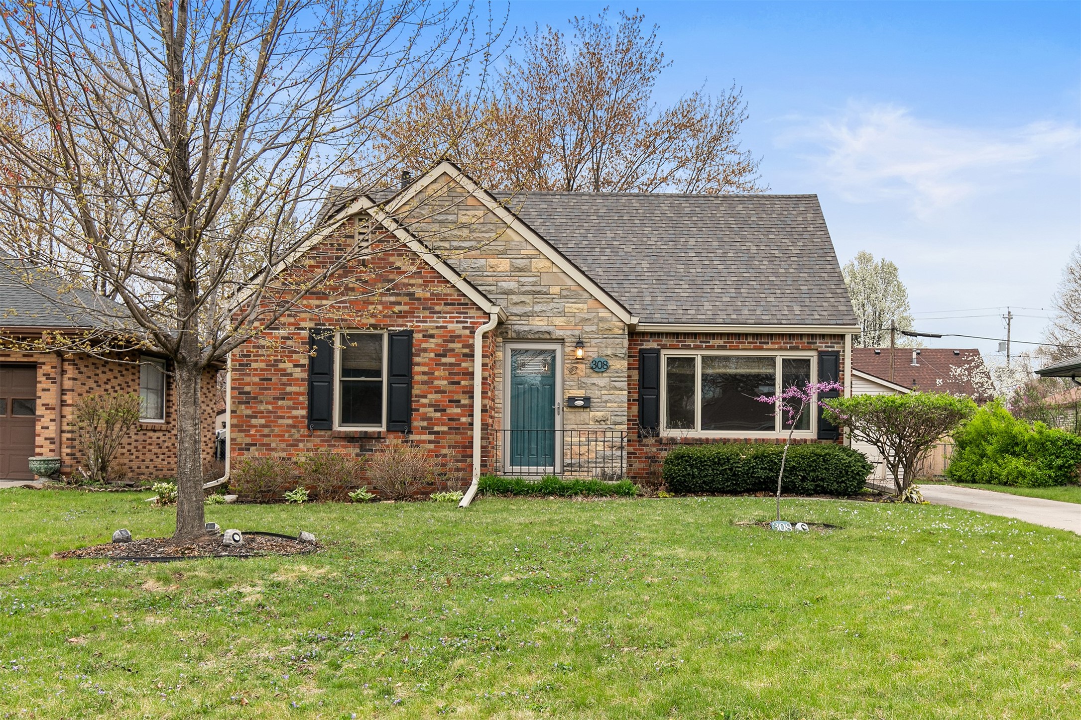 308 18th Place, West Des Moines, Iowa image 1