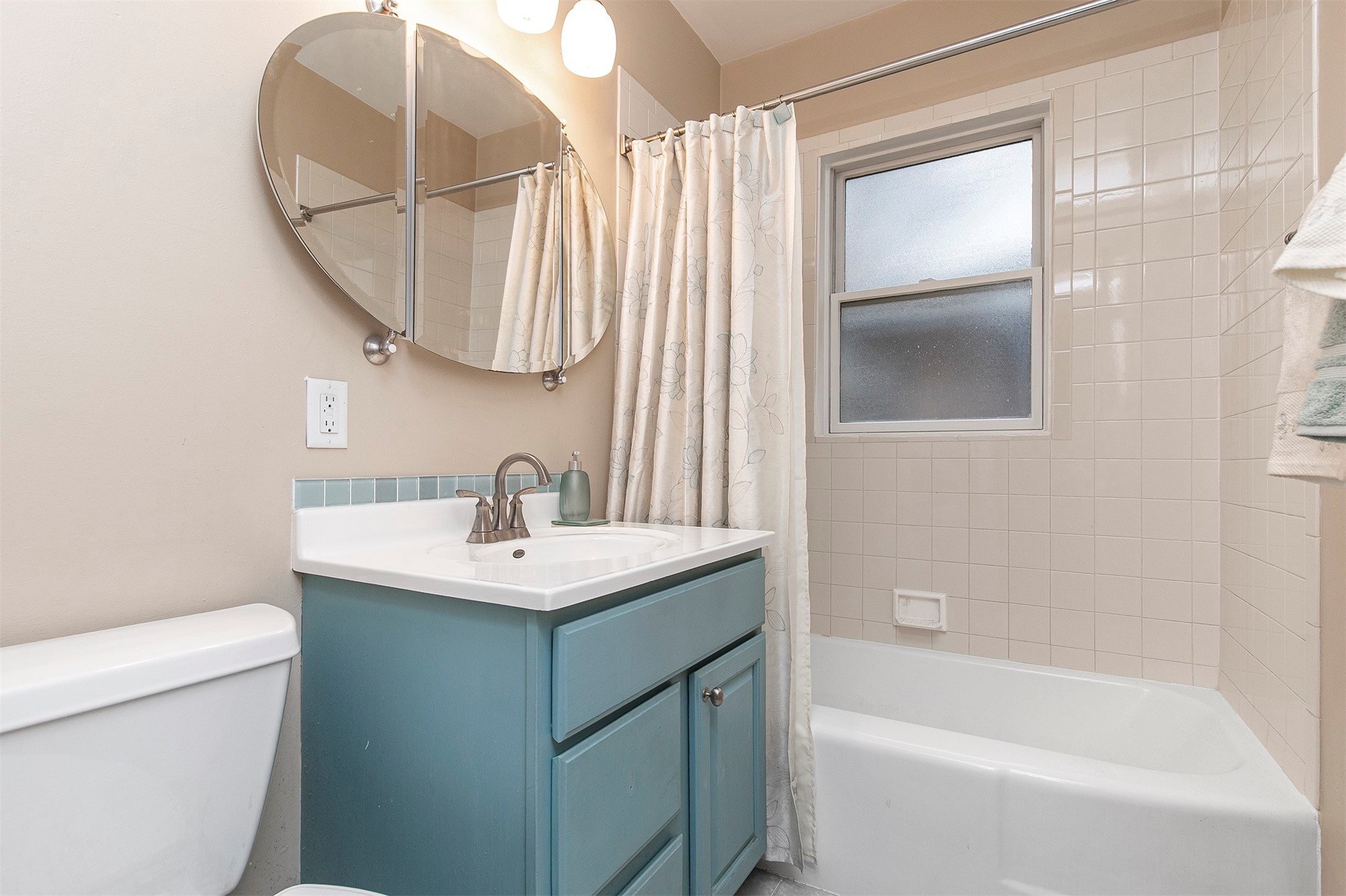 308 18th Place, West Des Moines, Iowa image 6