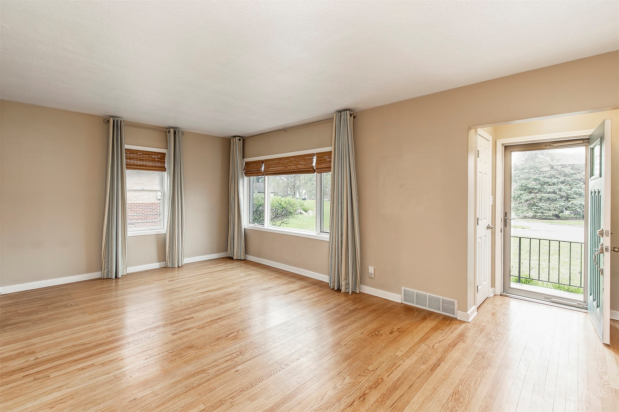 308 18th Place, West Des Moines, Iowa image 4