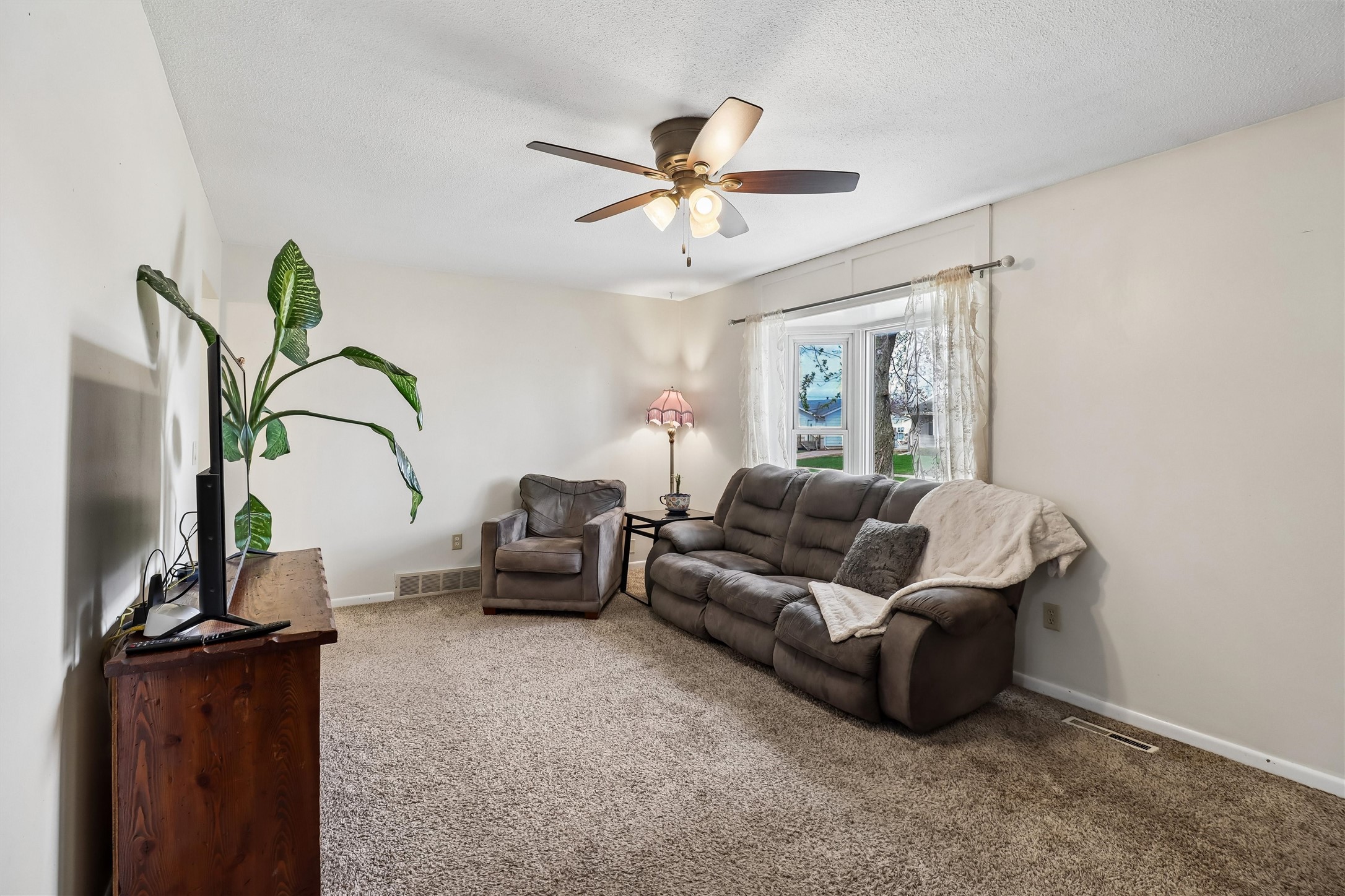 408 NW Linden Street