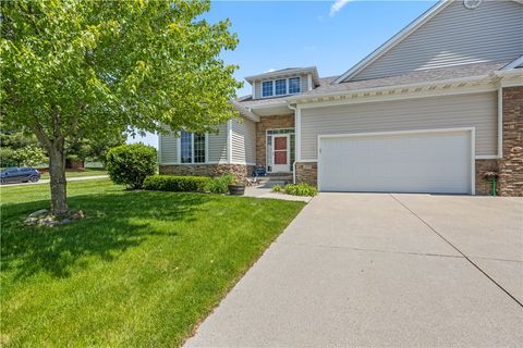 Condominium in Pleasant Hill IA 2035 Copper Wynd Court.jpg