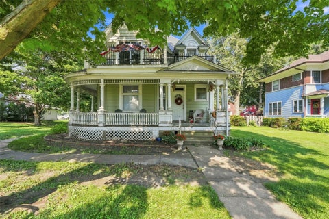 Homes For Sale - 311 Main Street<br/> Pella, IA 50219