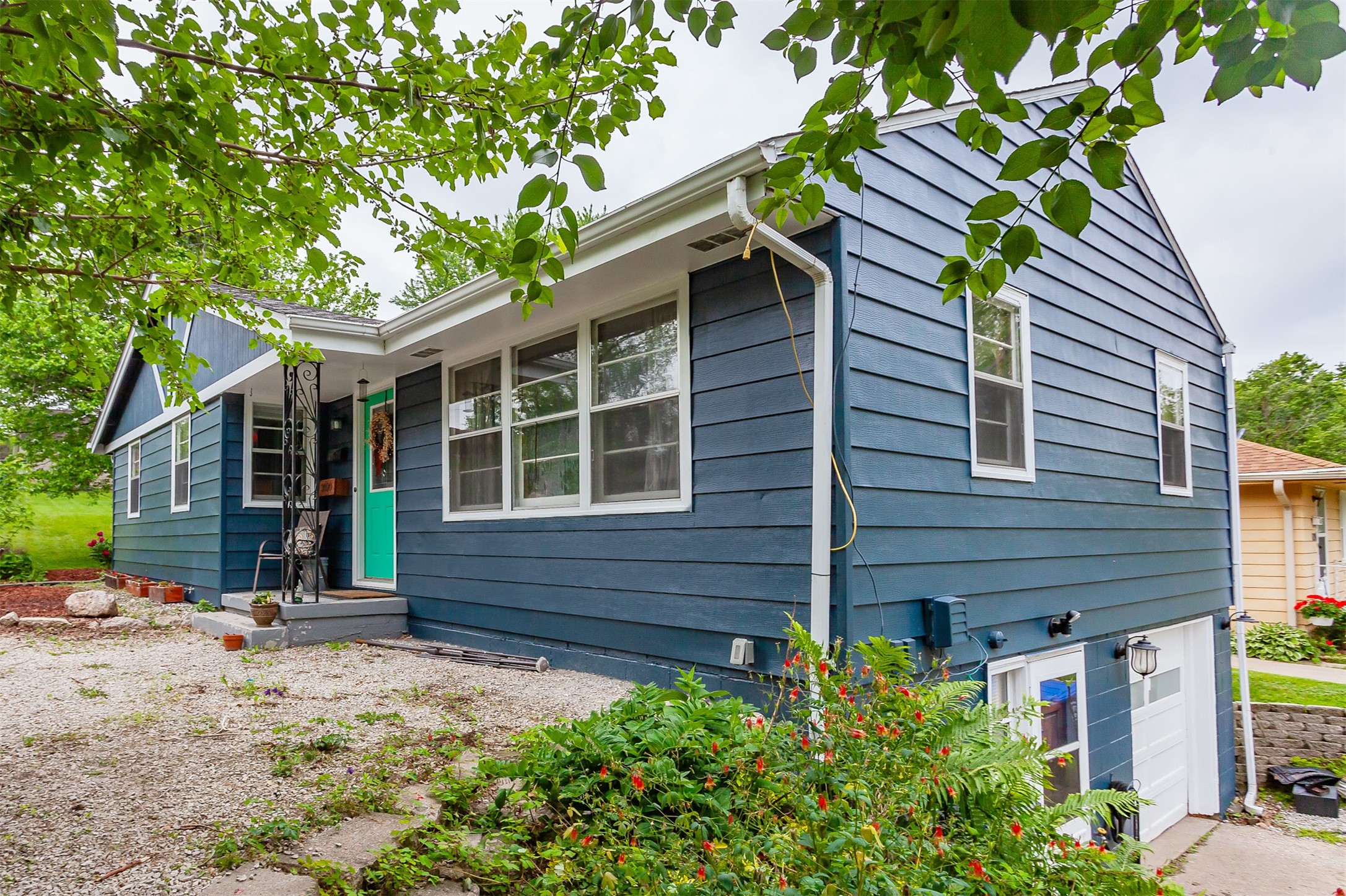 3020 62nd Street, Des Moines, Iowa image 2