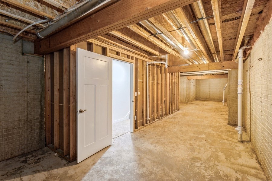 2391 N 10th Avenue, Newton, Iowa image 31