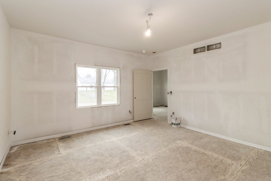 2391 N 10th Avenue, Newton, Iowa image 33