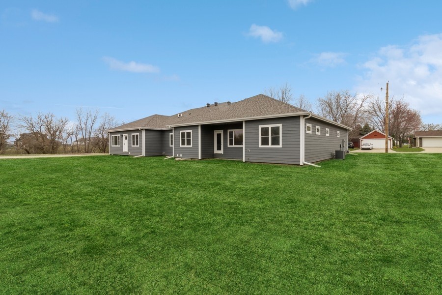 2391 N 10th Avenue, Newton, Iowa image 7