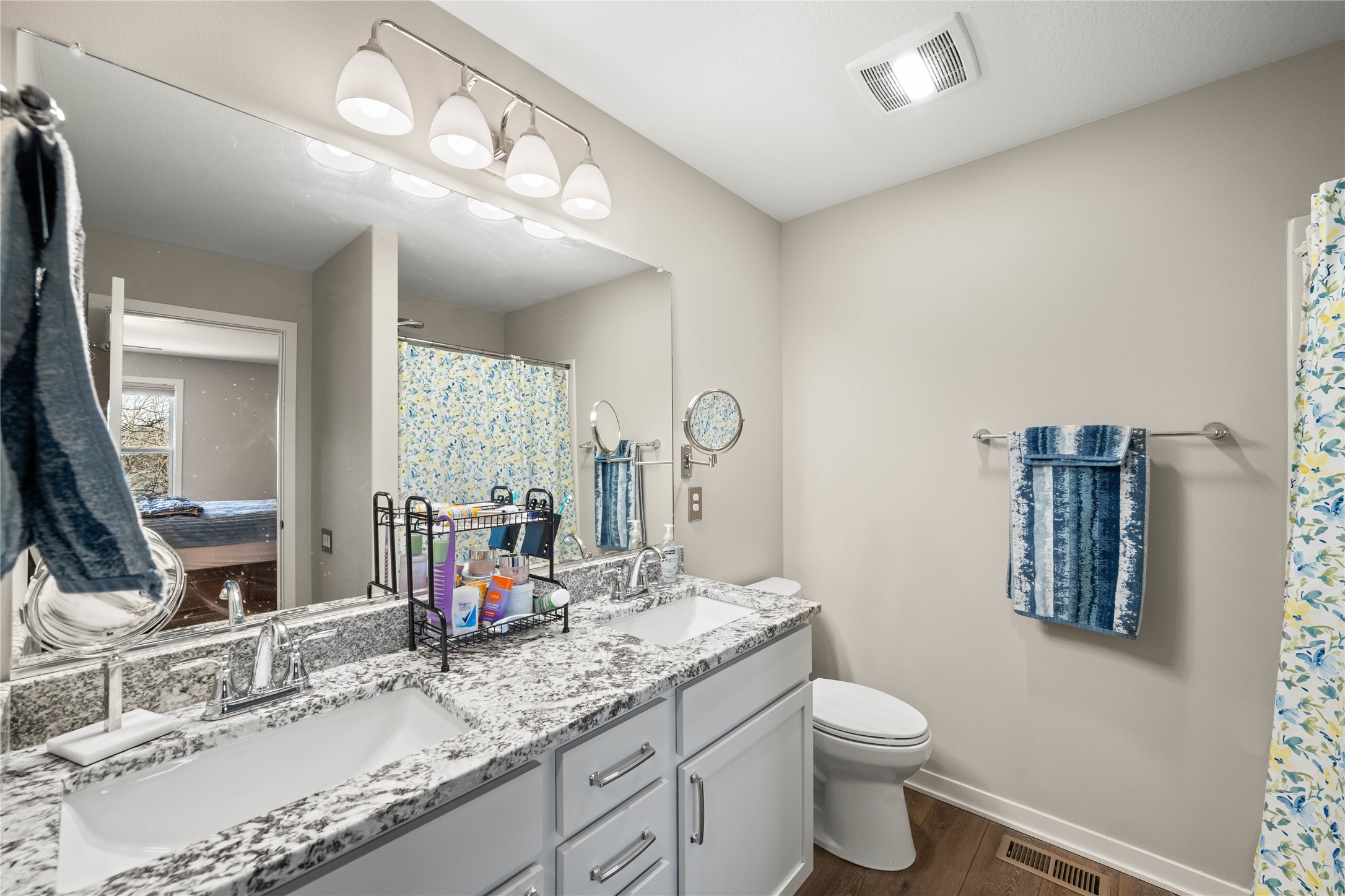 14523 North Valley Drive, Urbandale, Iowa image 20