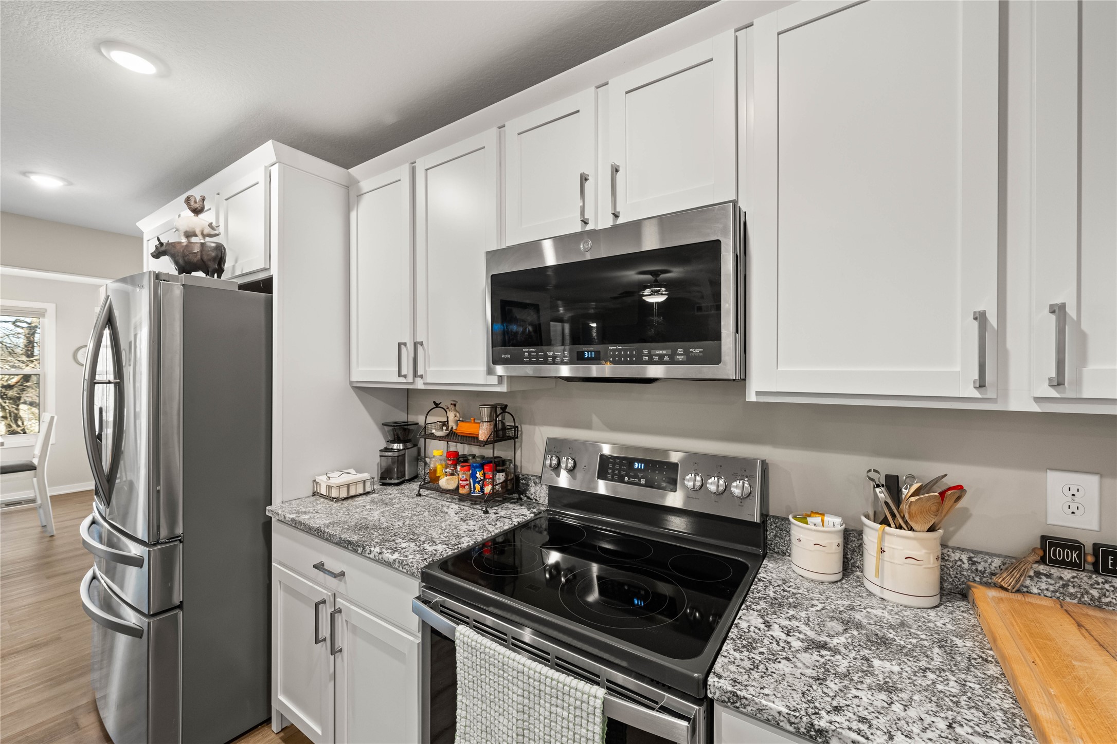 14523 North Valley Drive, Urbandale, Iowa image 8
