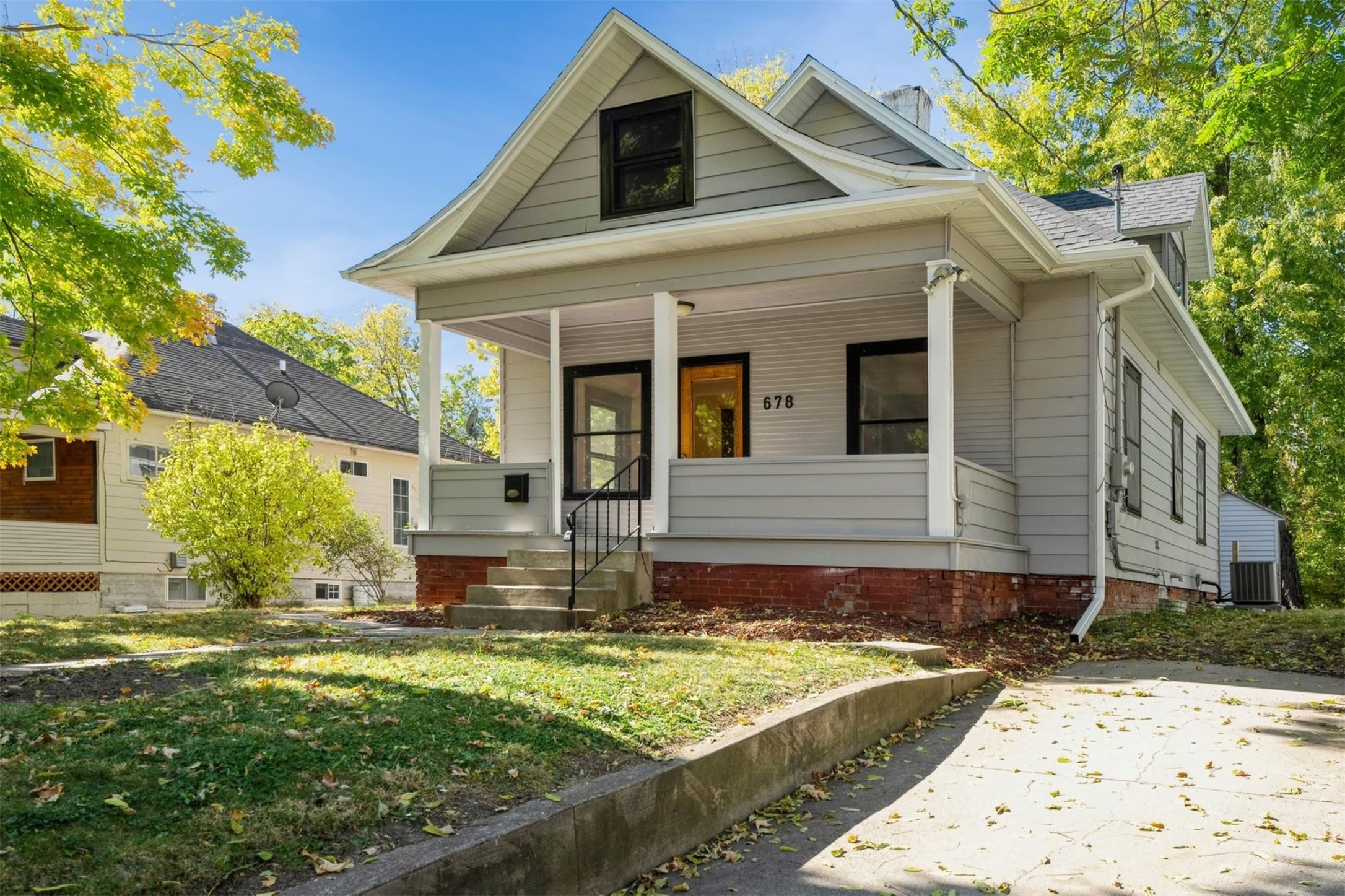 678 38th Street, Des Moines, Iowa image 1