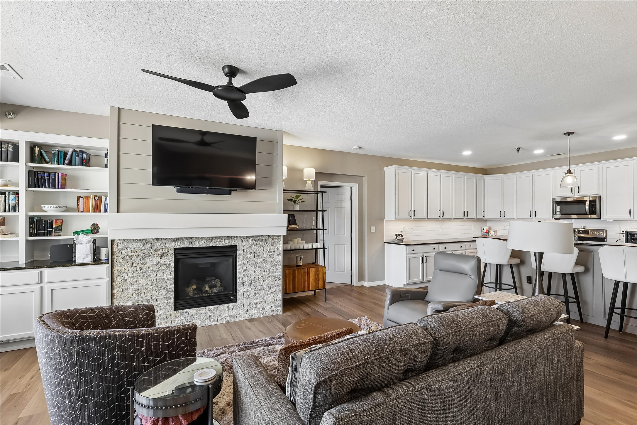 3031 Grand Avenue 212