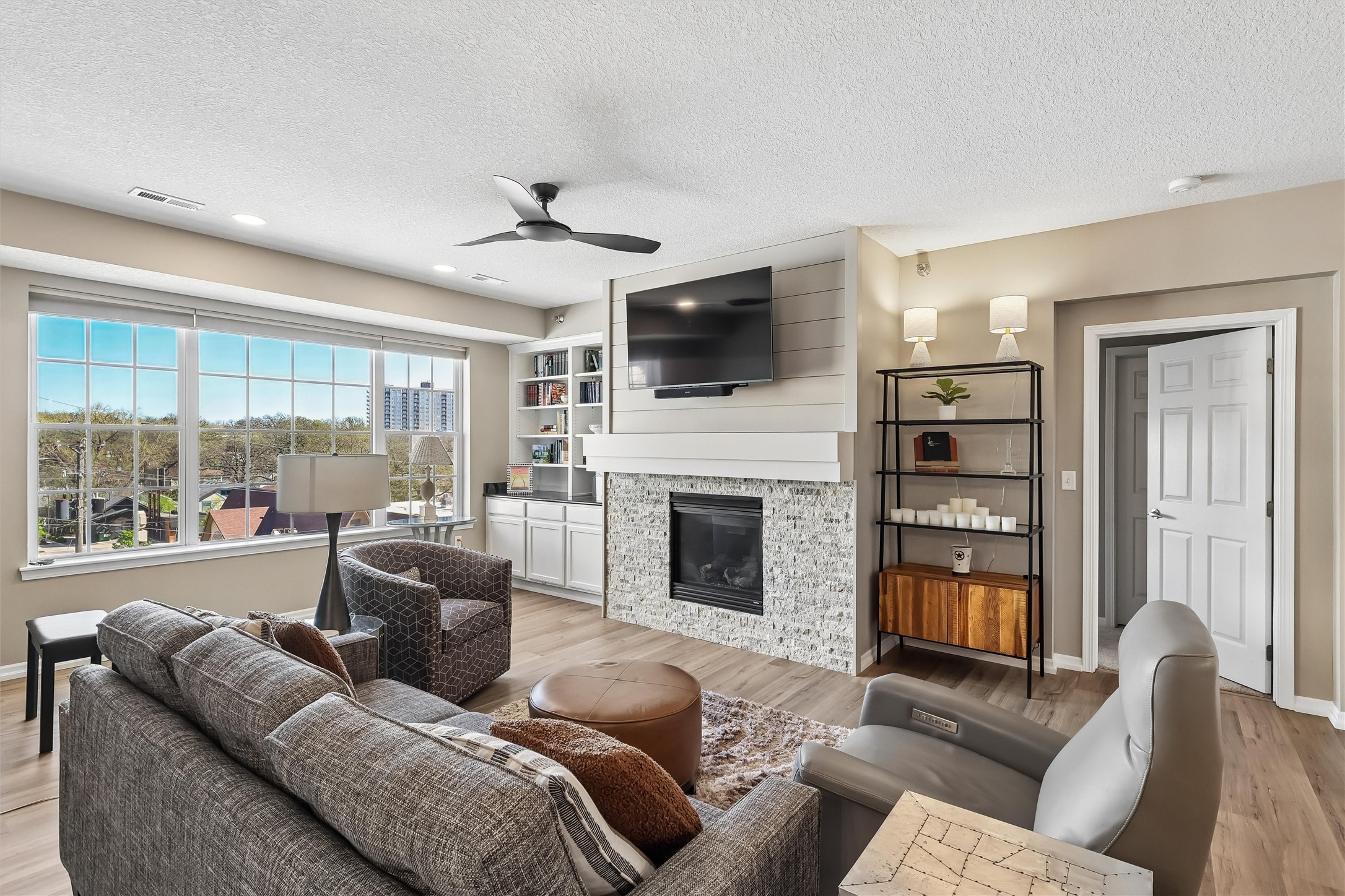 3031 Grand Avenue 212