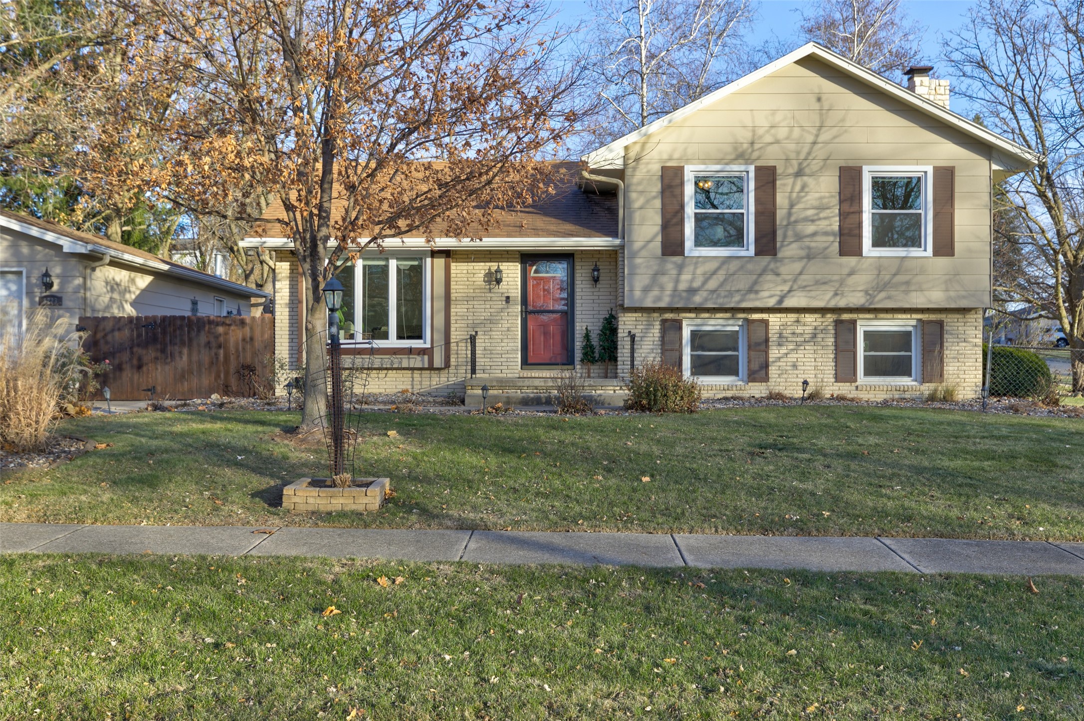 8223 Dema Drive, Des Moines, Iowa image 3