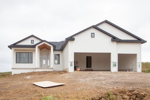 1610 N G Street Indianola IA 50125