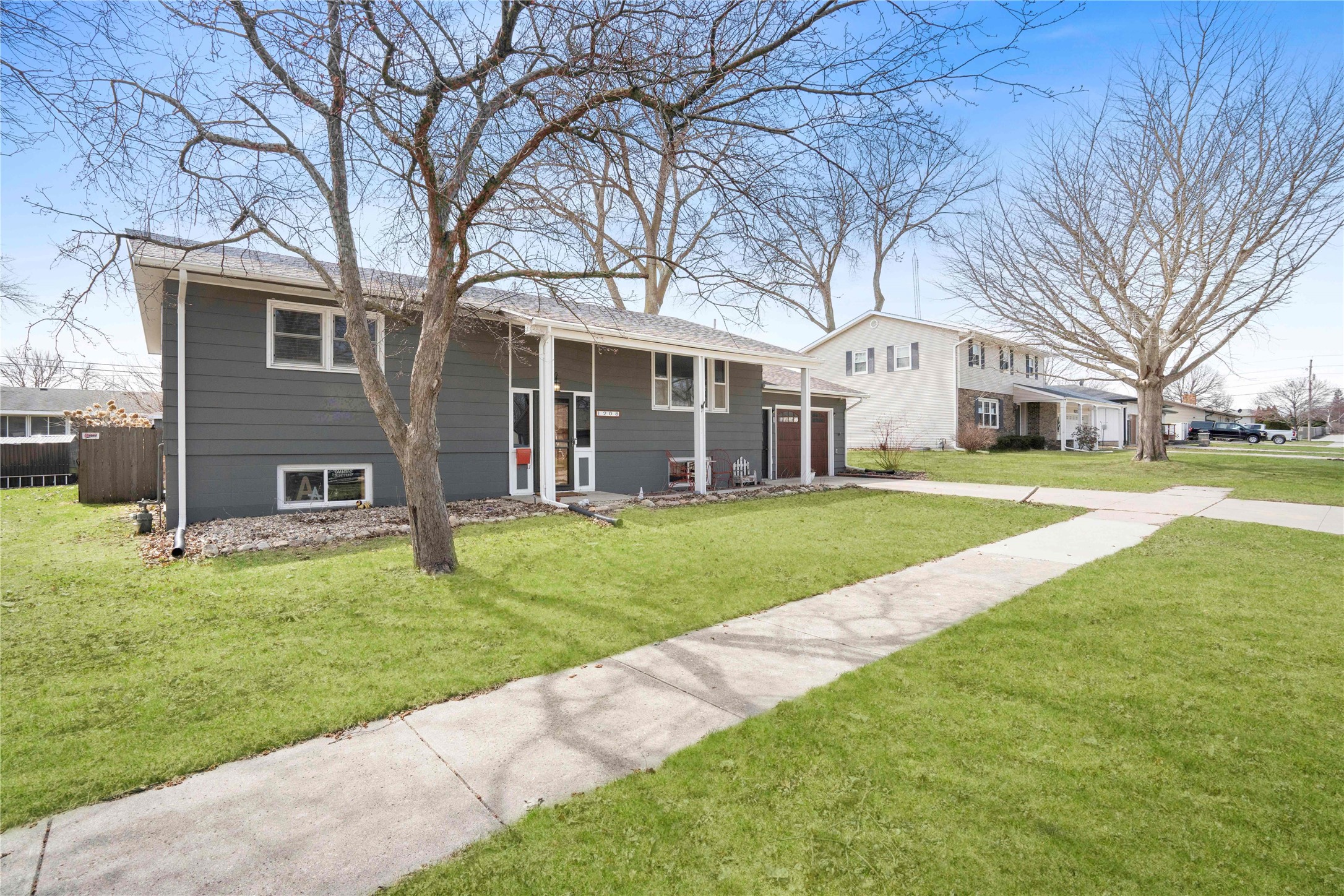 1208 Mary Lane, Webster City, Iowa image 2