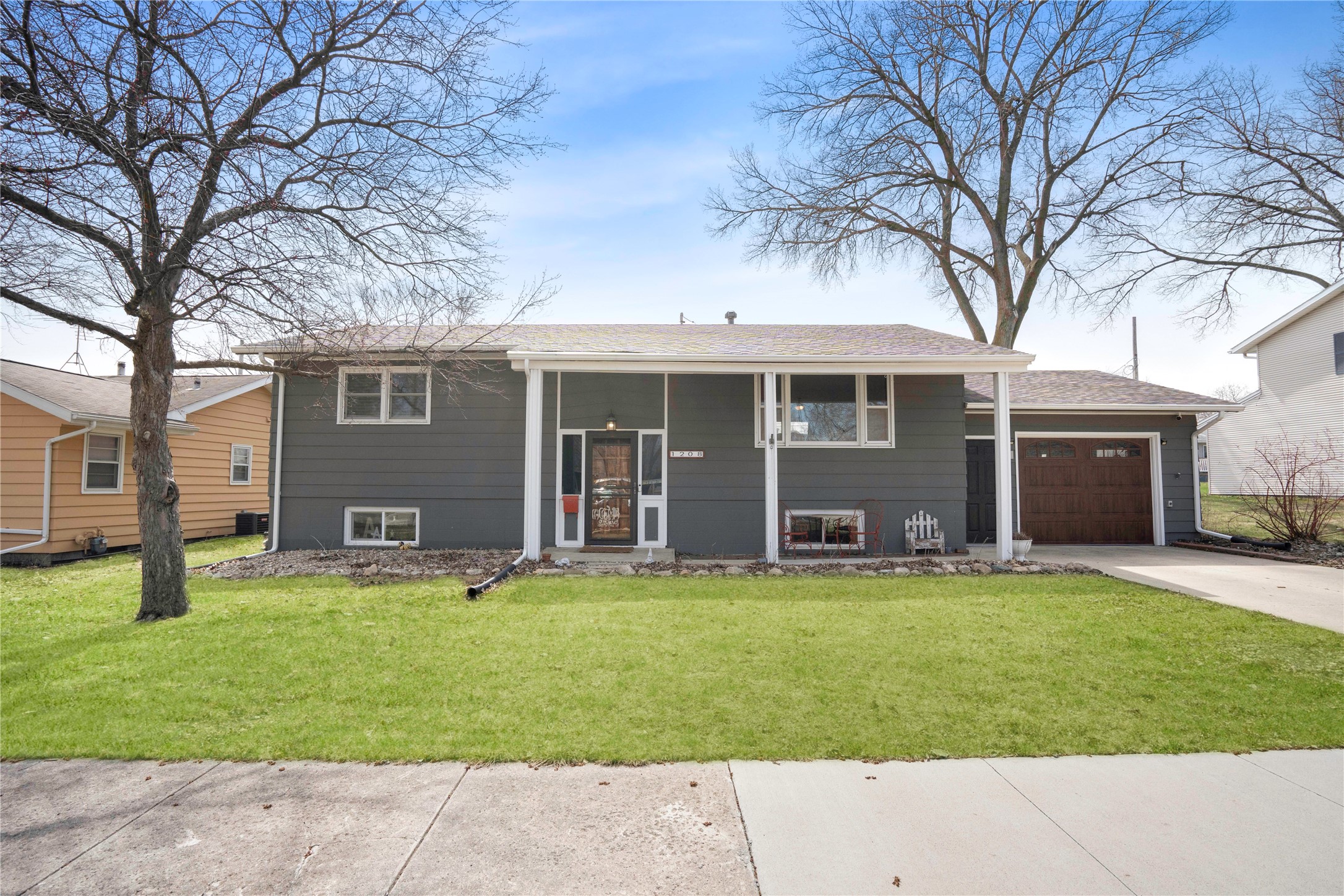 1208 Mary Lane, Webster City, Iowa image 1