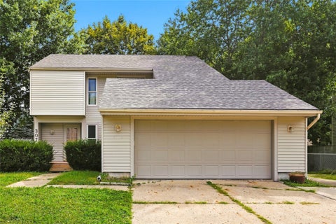 Homes For Sale - 307 38th Street<br/> West Des Moines, IA 50265