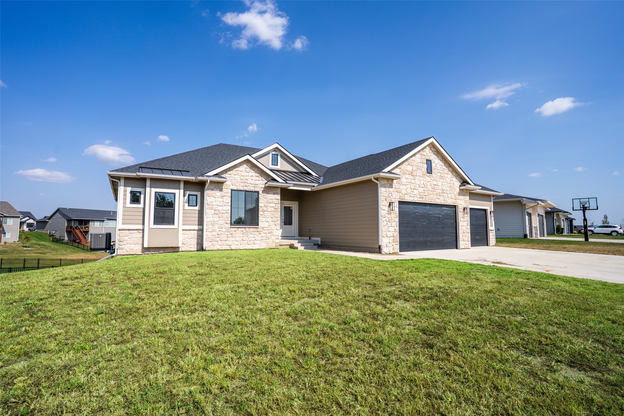 135 NW Alderleaf Drive