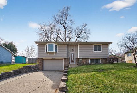 Homes For Sale - 680 S Hickory Boulevard<br/> Pleasant Hill, IA 50327