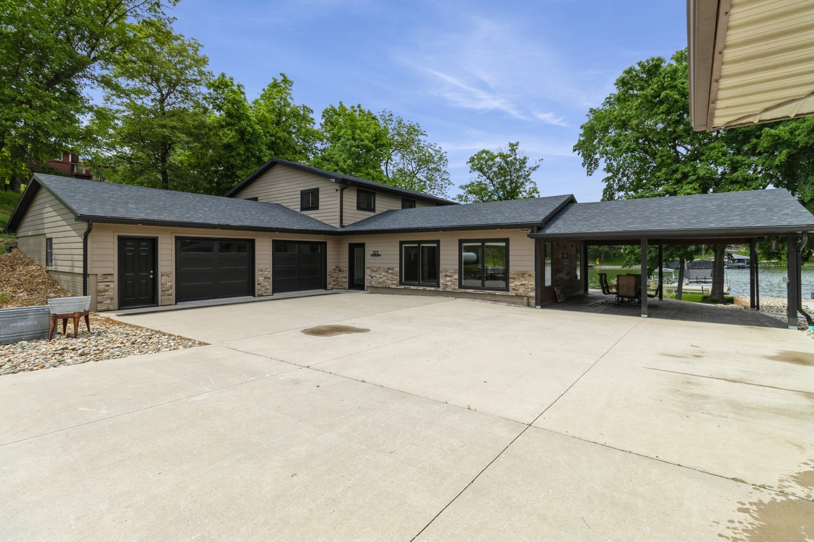 105 S Shore Drive, Montezuma, Iowa image 1
