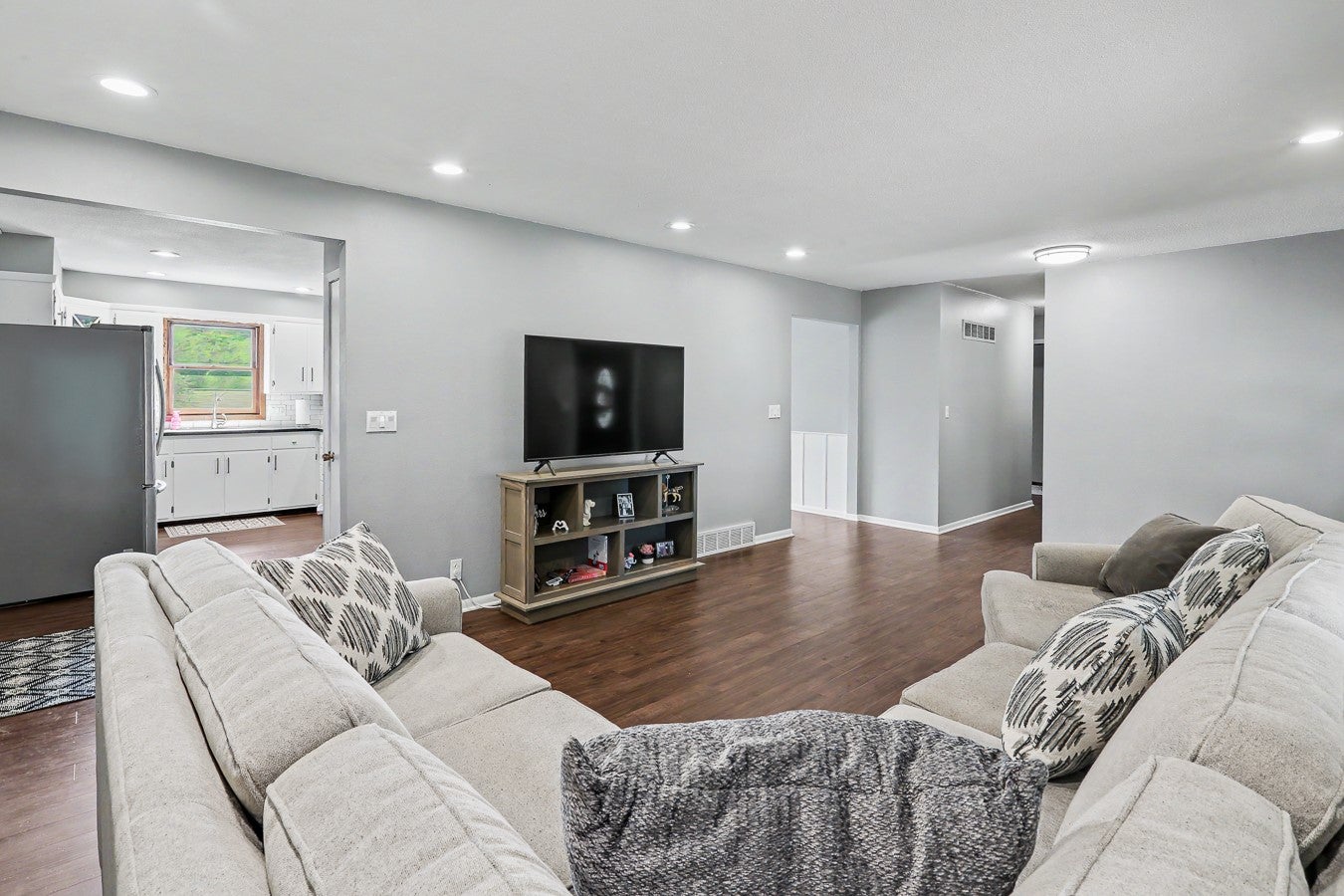 1200 W 2nd Street