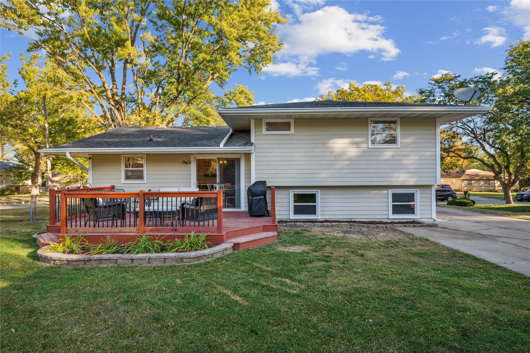 6304 Twana Drive, Urbandale, Iowa image 24