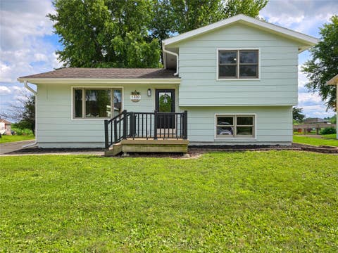 Homes For Sale - 1330 S K Avenue<br/> Story County, Nevada, IA 50201