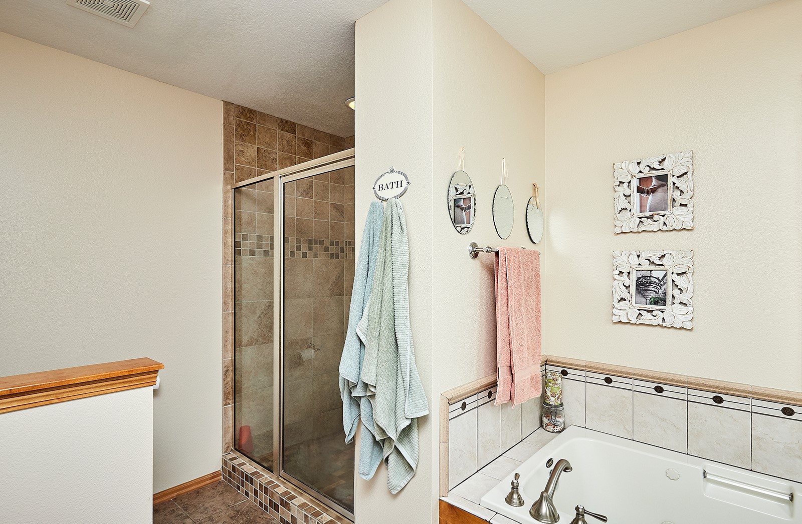 7709 Boulder Drive, West Des Moines, Iowa image 22