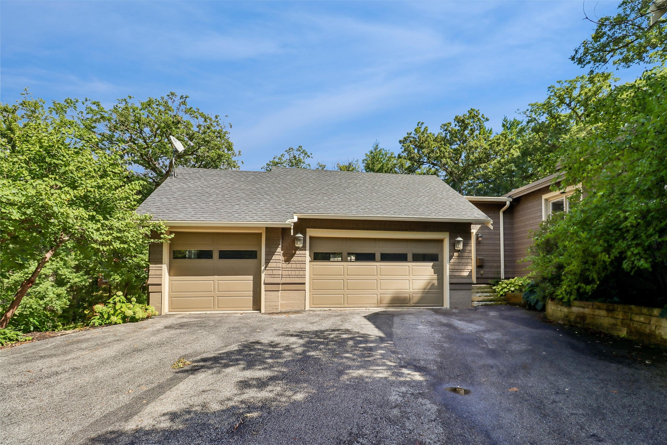 607 Country Club Boulevard