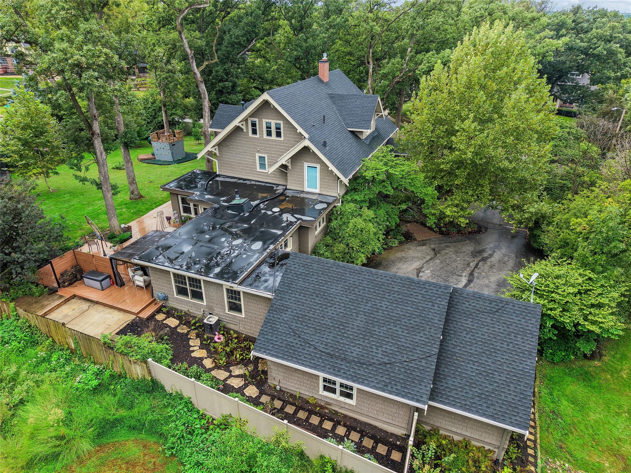 607 Country Club Boulevard