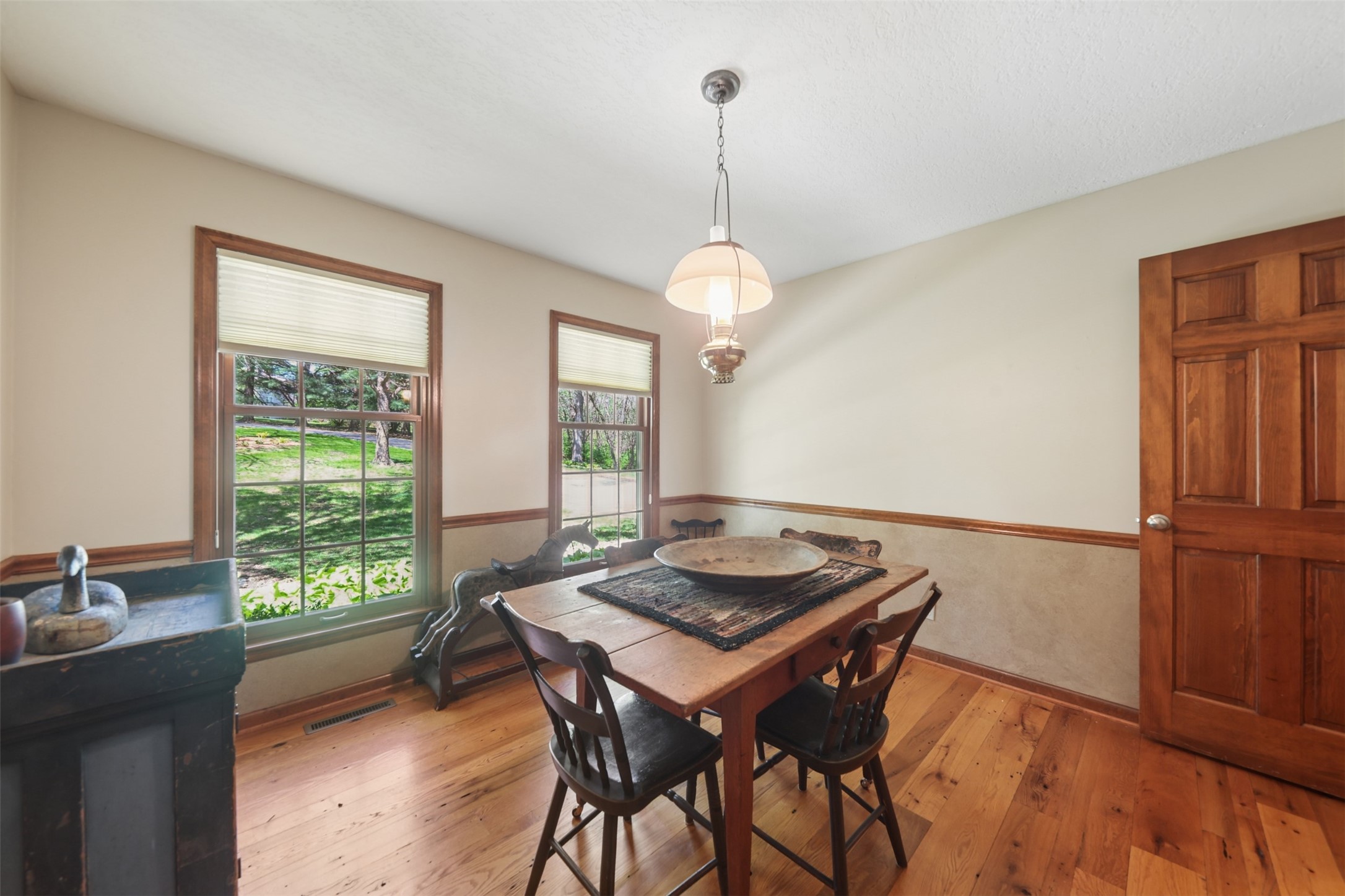 1570 S Lakeview Drive