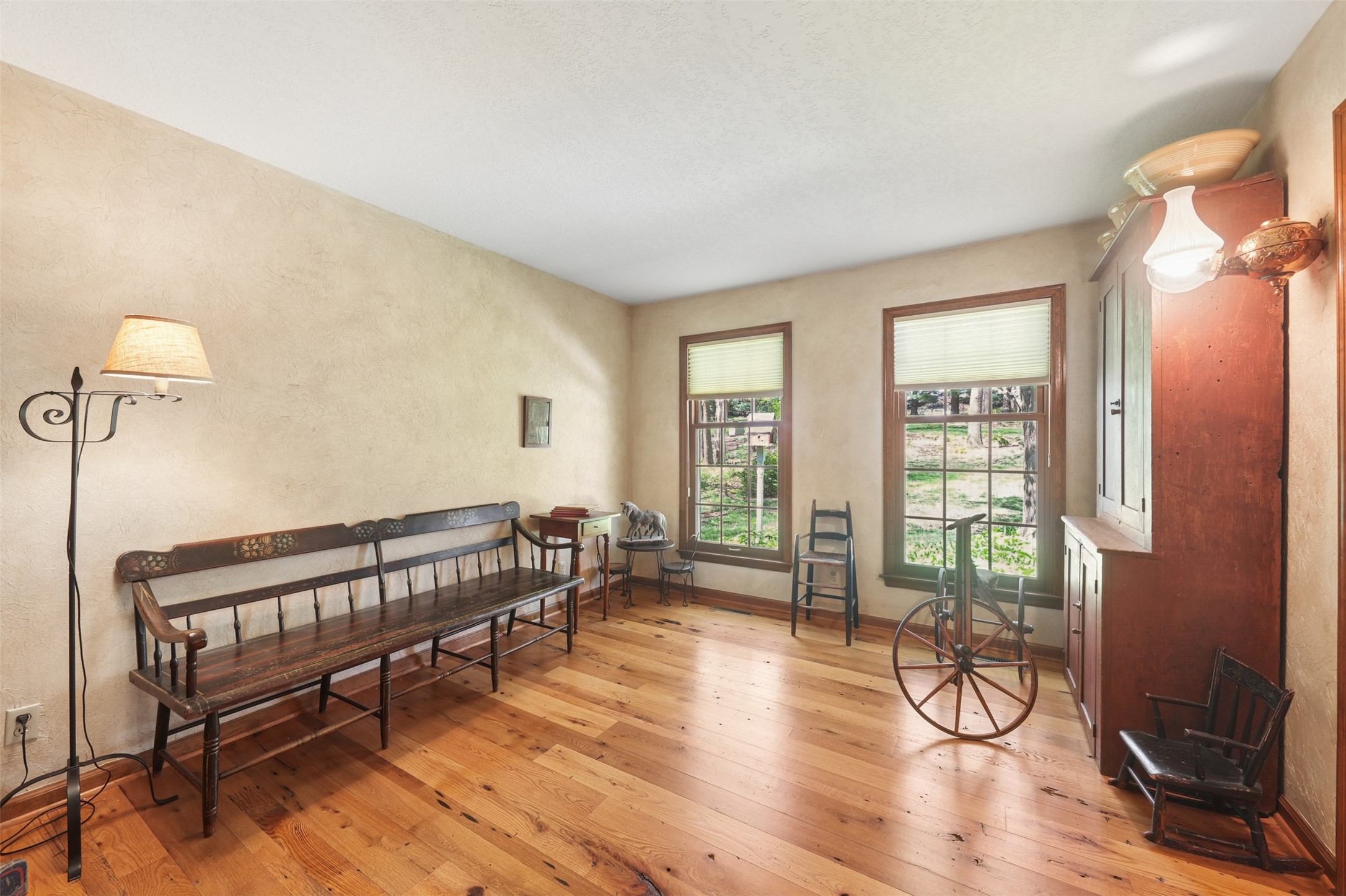 1570 S Lakeview Drive