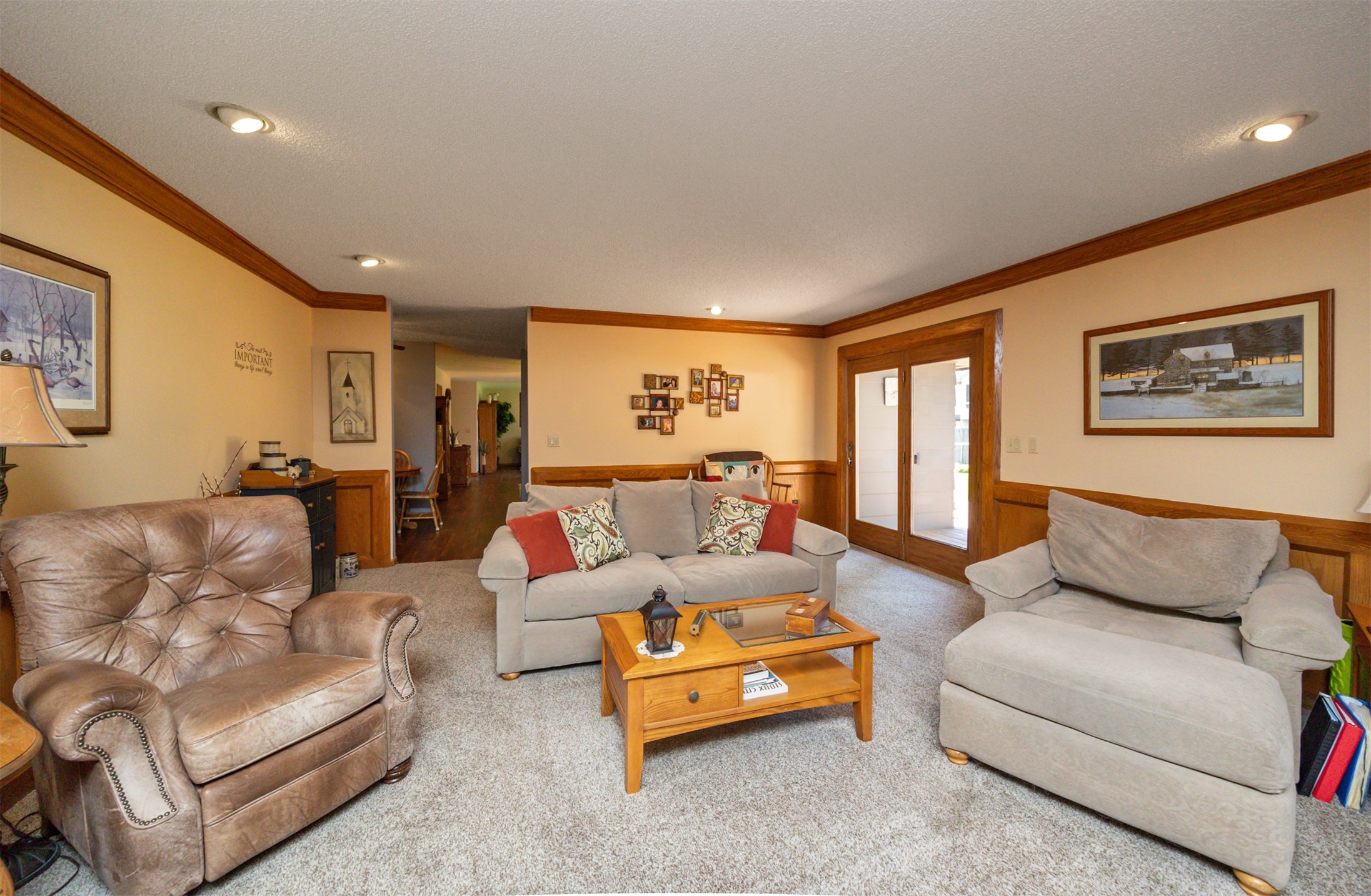 10760 Elmcrest Drive, Clive, Iowa image 13