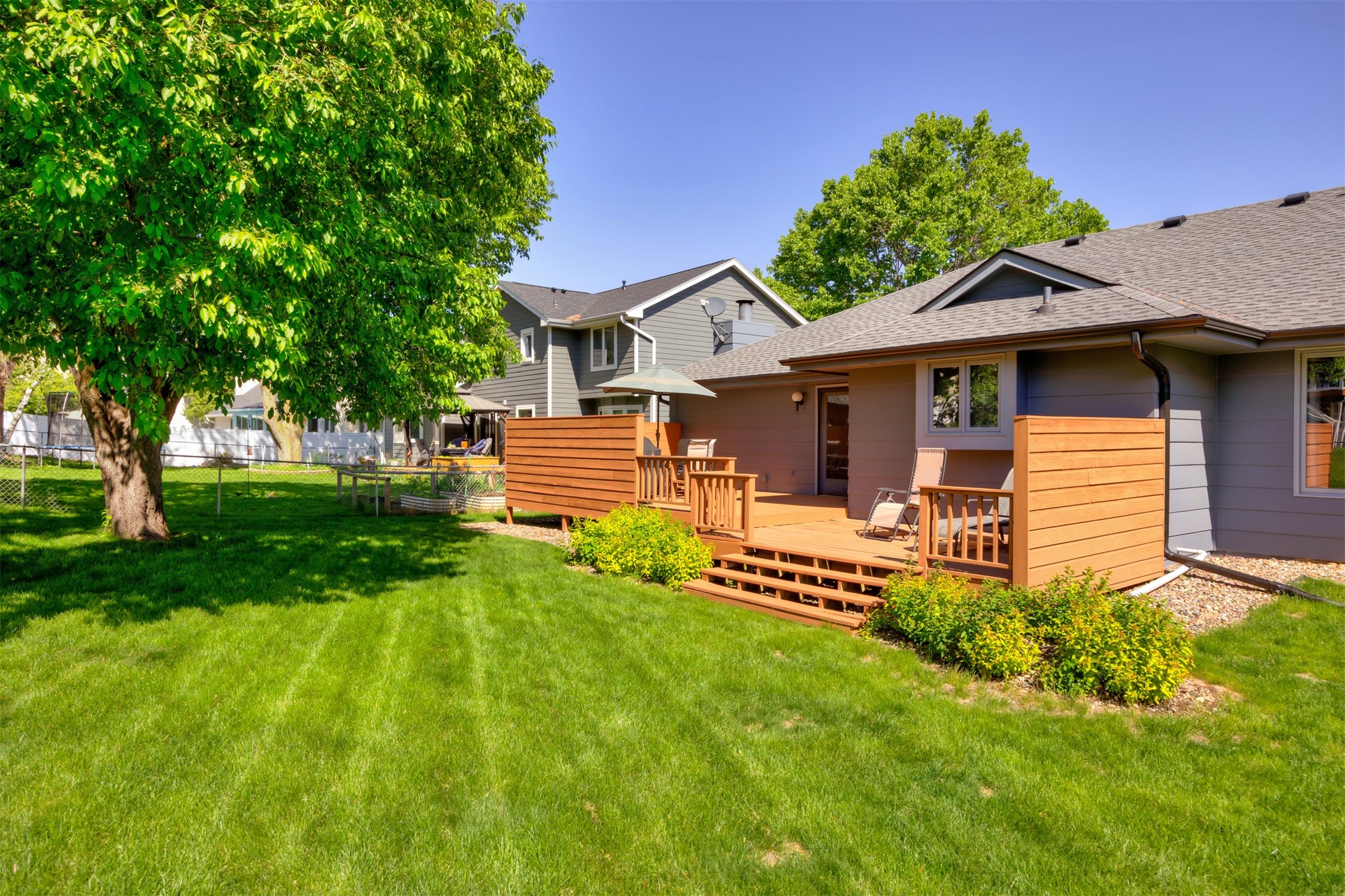 10760 Elmcrest Drive, Clive, Iowa image 4