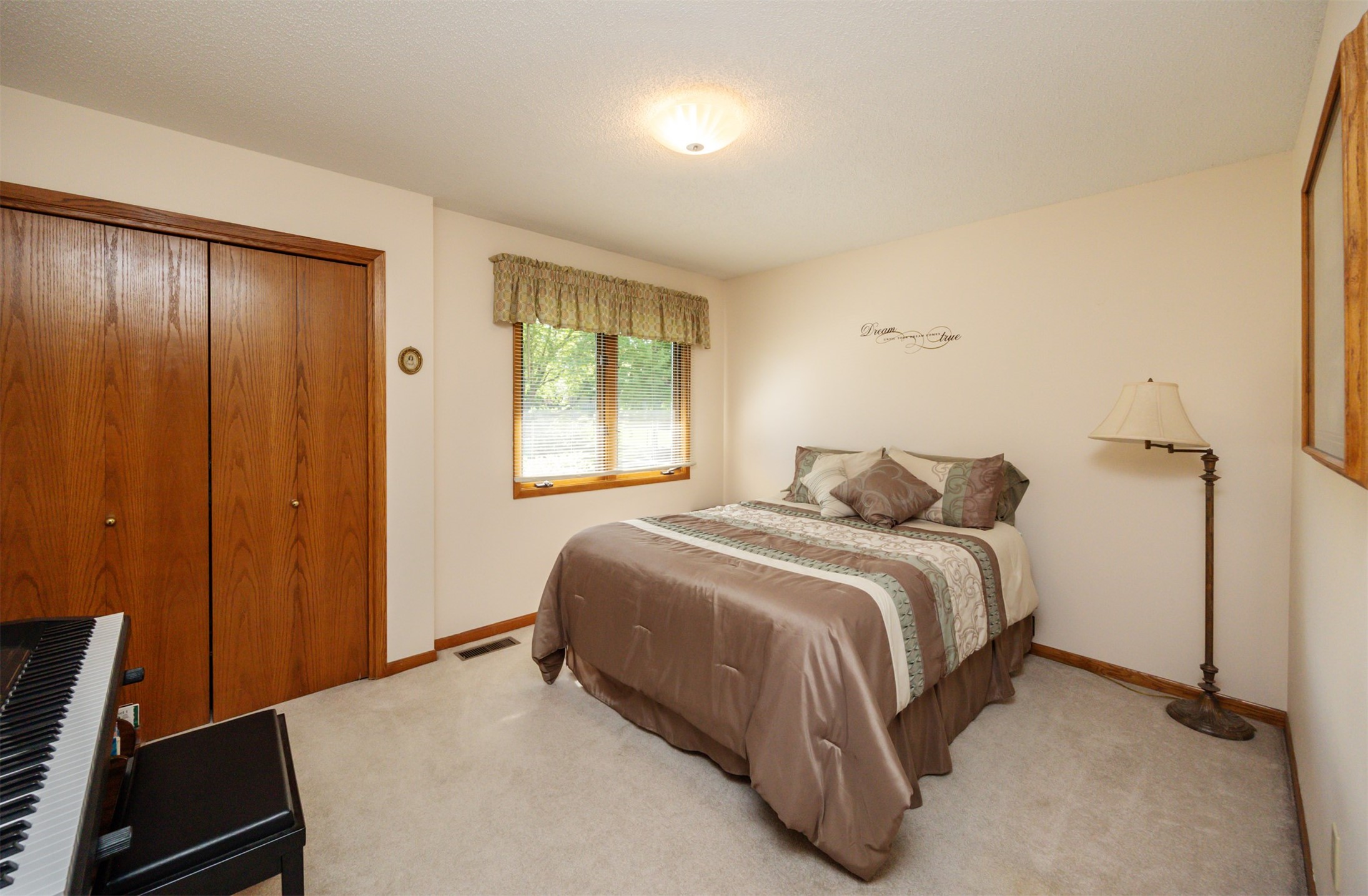 10760 Elmcrest Drive, Clive, Iowa image 20