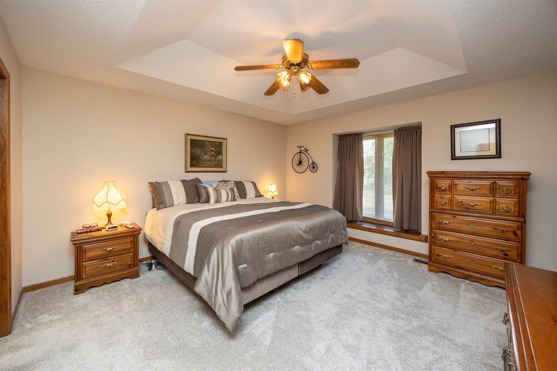 10760 Elmcrest Drive, Clive, Iowa image 17