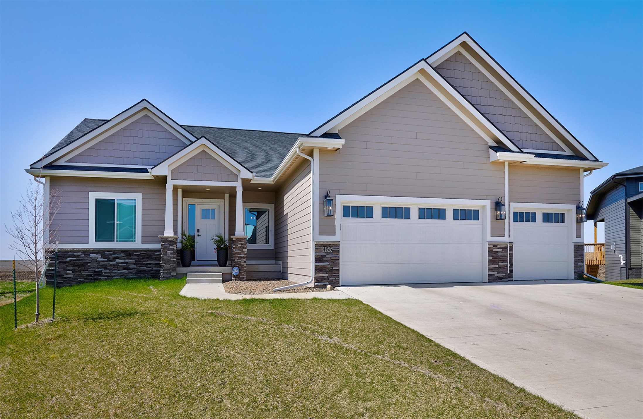 455 NW Ashley Circle, Waukee, Iowa image 2