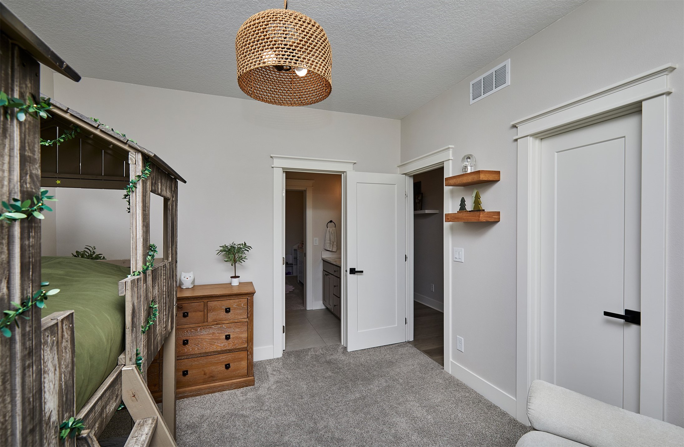455 NW Ashley Circle, Waukee, Iowa image 21