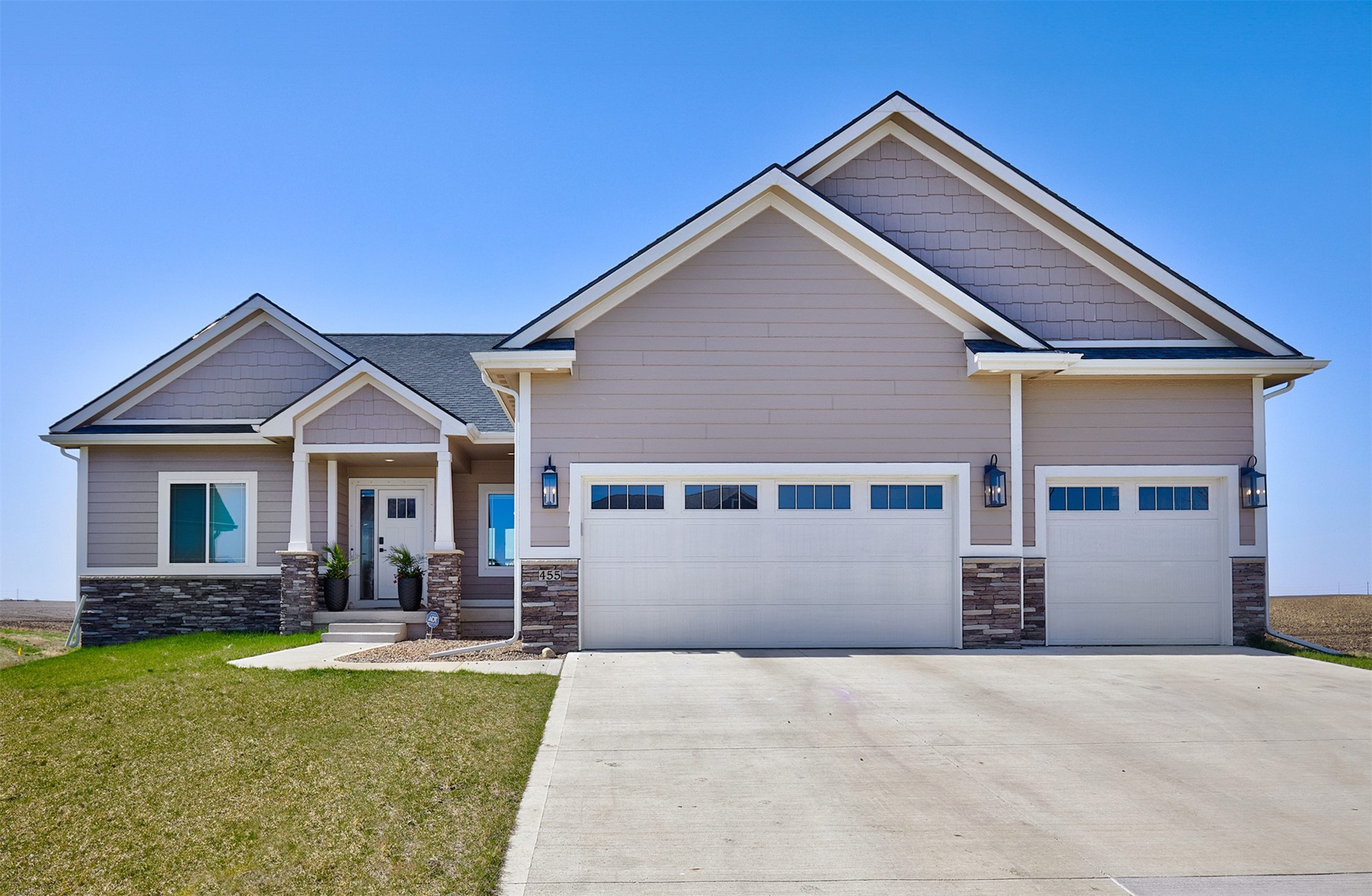 455 NW Ashley Circle, Waukee, Iowa image 1
