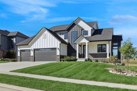 4724 162nd Street Urbandale IA 50323